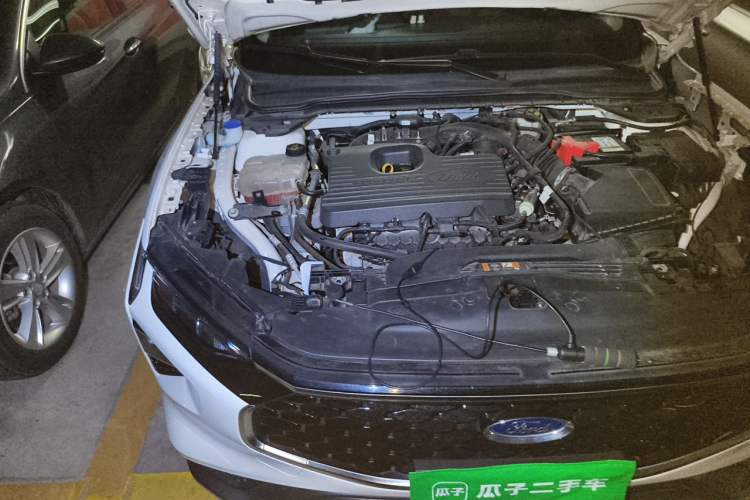 Used Ford EVOS 2022 EcoBoost 245 Style Edition Engine Bay Right