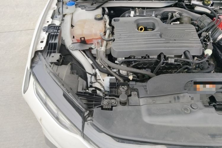 Used Ford EVOS 2022 EcoBoost 245 ST-Line Engine Bay Right