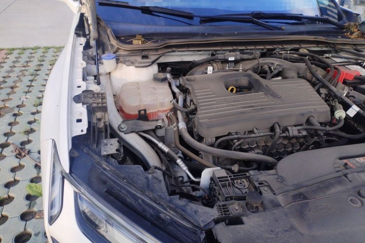 Used Ford EVOS 2022 EcoBoost 245 Style Edition Engine Bay Right