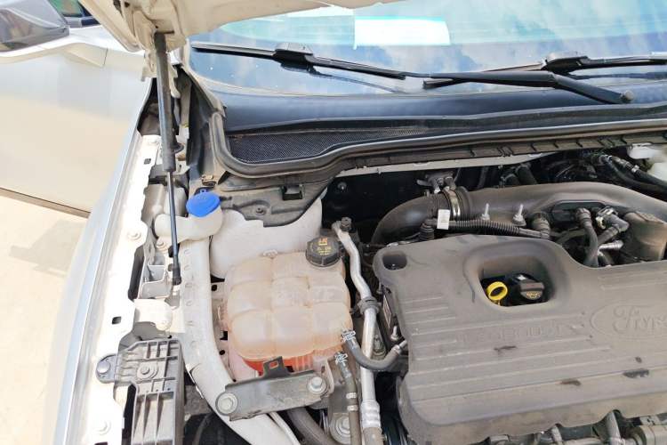 Used Ford EVOS 2022 EcoBoost 245 Sport Edition Engine Bay Right
