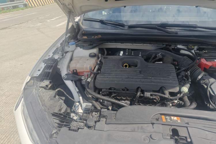 Used Ford EVOS 2022 EcoBoost 245 ST-Line Engine Bay Right