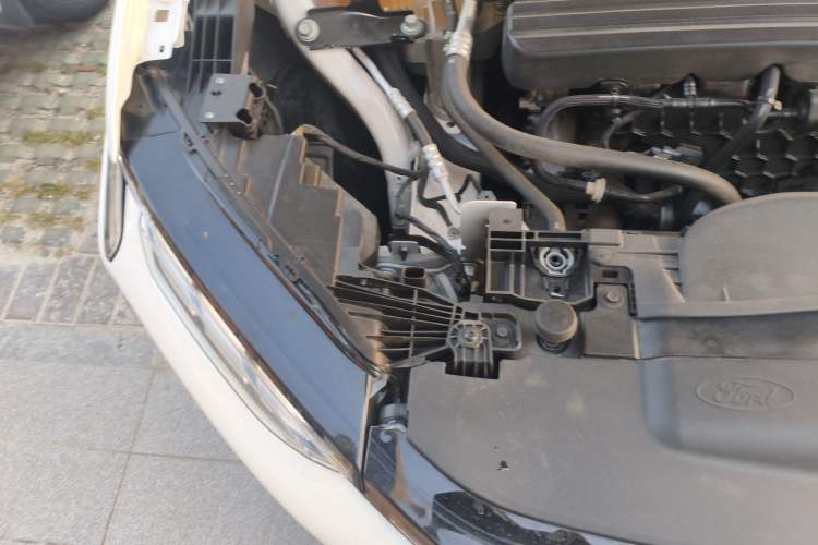 Used Ford EVOS 2022 Facelift EcoBoost 245 ST-Line Engine Bay Right