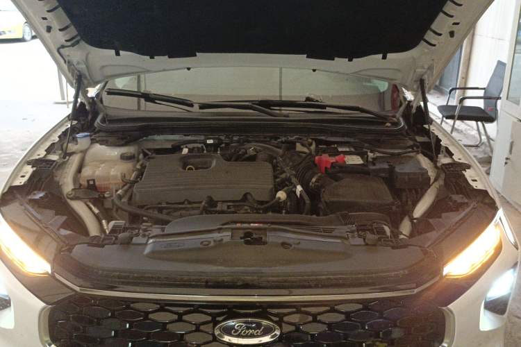 Used Ford EVOS 2022 EcoBoost 245 Style Edition Engine Bay