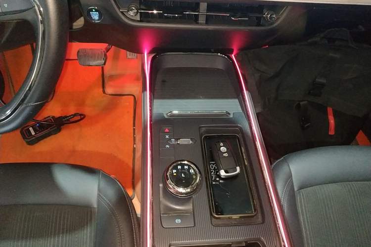 Used Ford EVOS 2022 EcoBoost 245 Style Edition Gear Lever