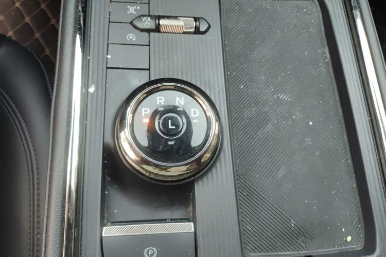 Used Ford EVOS 2022 EcoBoost 245 Style Edition Gear Lever