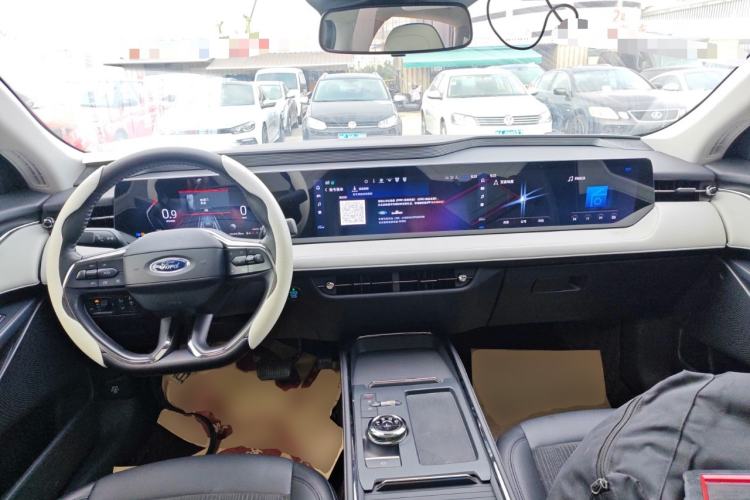 Used Ford EVOS 2022 EcoBoost 245 Style Edition Interior 2