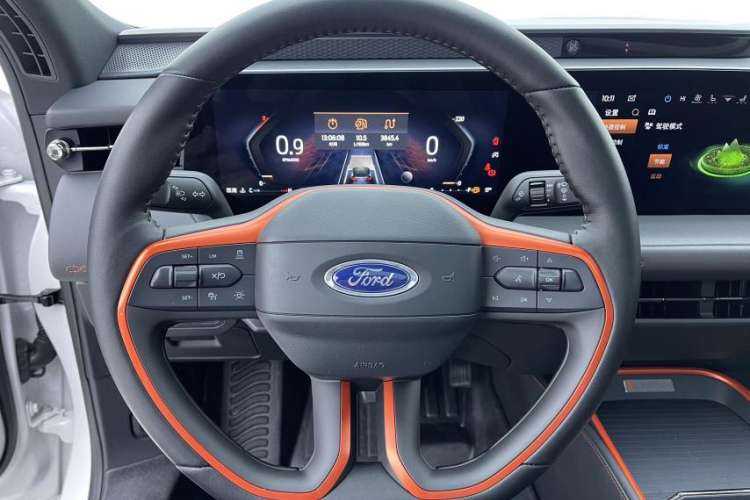 Used Ford EVOS 2022 EcoBoost 245 First Edition Limited Edition Interior 4
