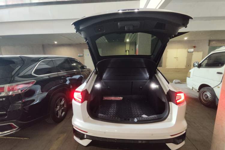 Used Ford EVOS 2022 EcoBoost 245 Sport Edition Interior 5