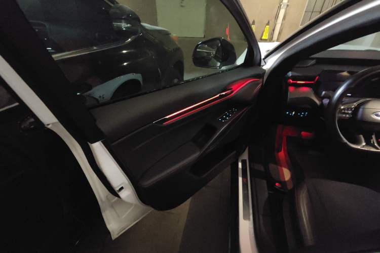 Used Ford EVOS 2022 EcoBoost 245 Sport Edition Interior 6