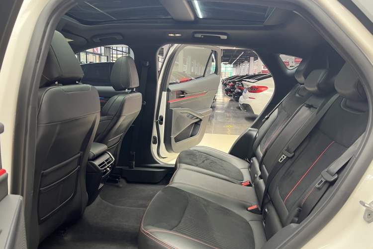 Used Ford EVOS 2022 EcoBoost 245 Sport Edition Interior 7