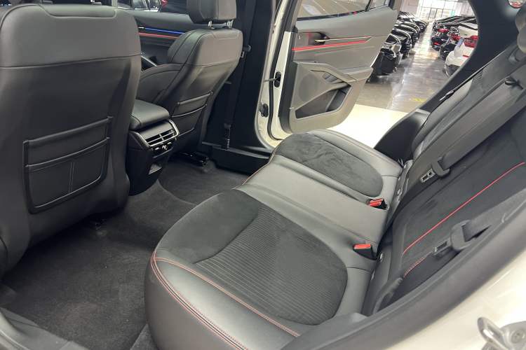Used Ford EVOS 2022 EcoBoost 245 Sport Edition Interior 8