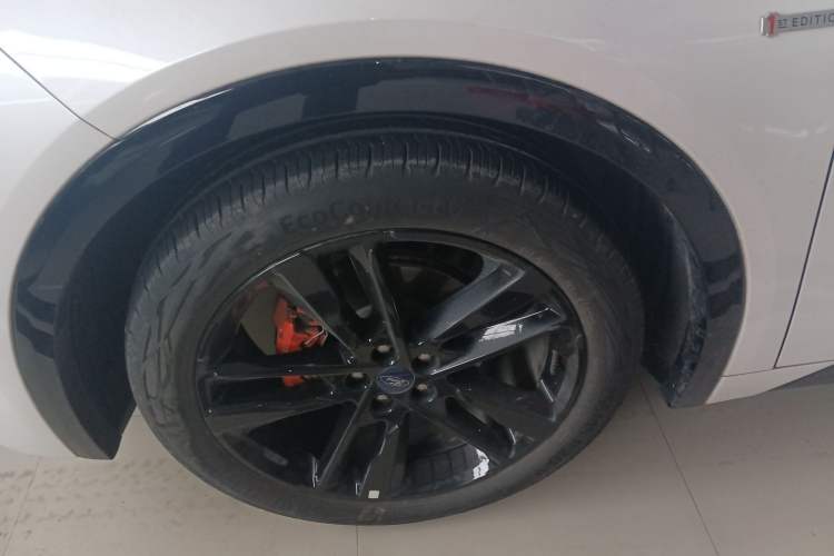 Used Ford EVOS 2022 EcoBoost 245 First Edition Limited Edition Left Front Wheel Hub