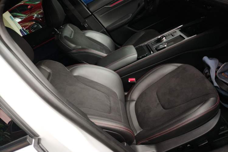 Used Ford EVOS 2022 EcoBoost 245 ST-Line Right Front Seat