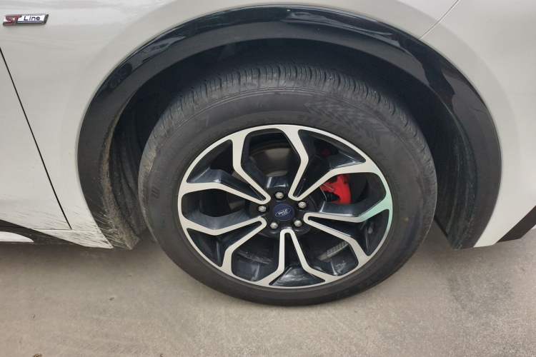 Used Ford EVOS 2022 EcoBoost 245 Sport Edition Right Front Wheel Hub