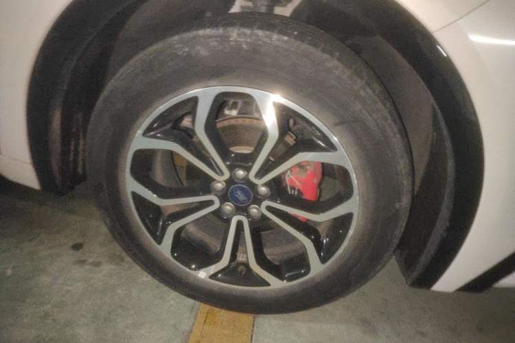 Used Ford EVOS 2022 EcoBoost 245 Sport Edition Right Front Wheel Hub