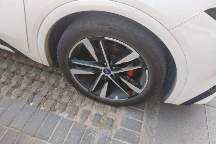 Used Ford EVOS 2022 Facelift EcoBoost 245 ST-Line Right Front Wheel Hub
