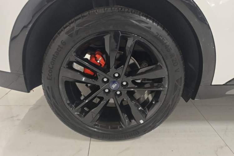 Used Ford EVOS 2022 EcoBoost 245 First Edition Limited Edition Right Rear Wheel Hub