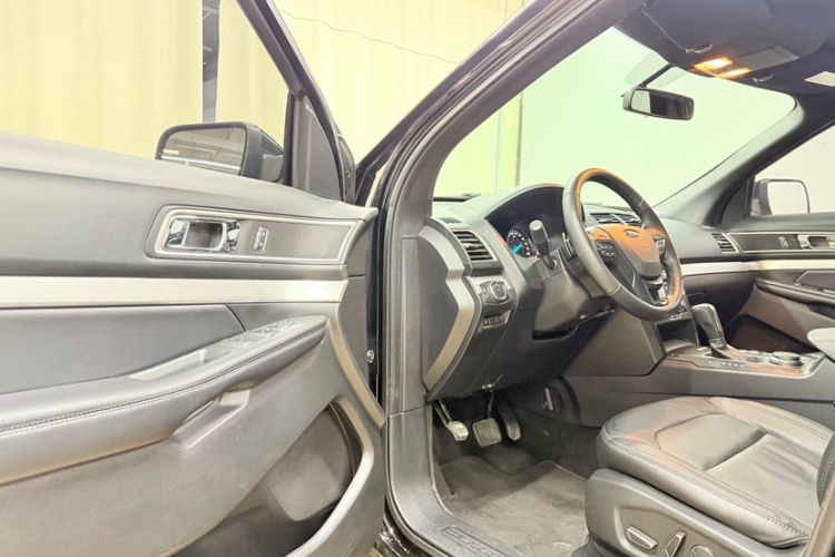 Used Ford Explorer 2017 2.3T Fashion Edition Interior 3