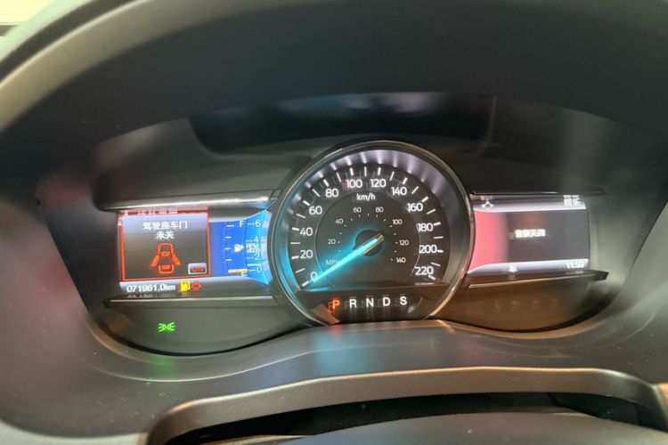 Used Ford Explorer 2017 2.3T Fashion Edition Odometer Close Up