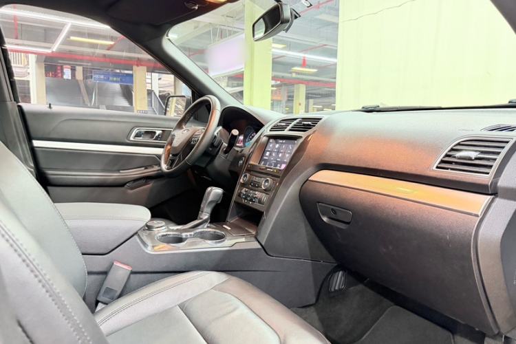 Used Ford Explorer 2017 2.3T Fashion Edition Right Front Seat