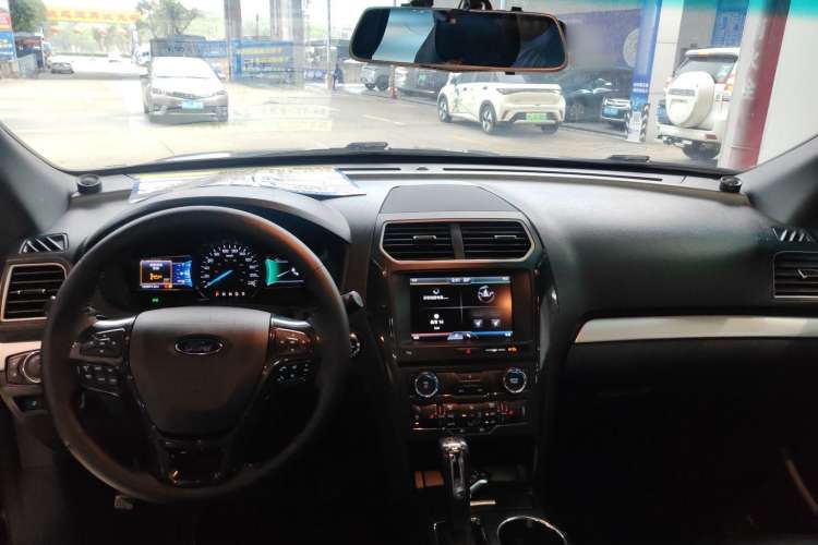 Used Ford Explorer 2016 2.3T Fashion Edition Center Console