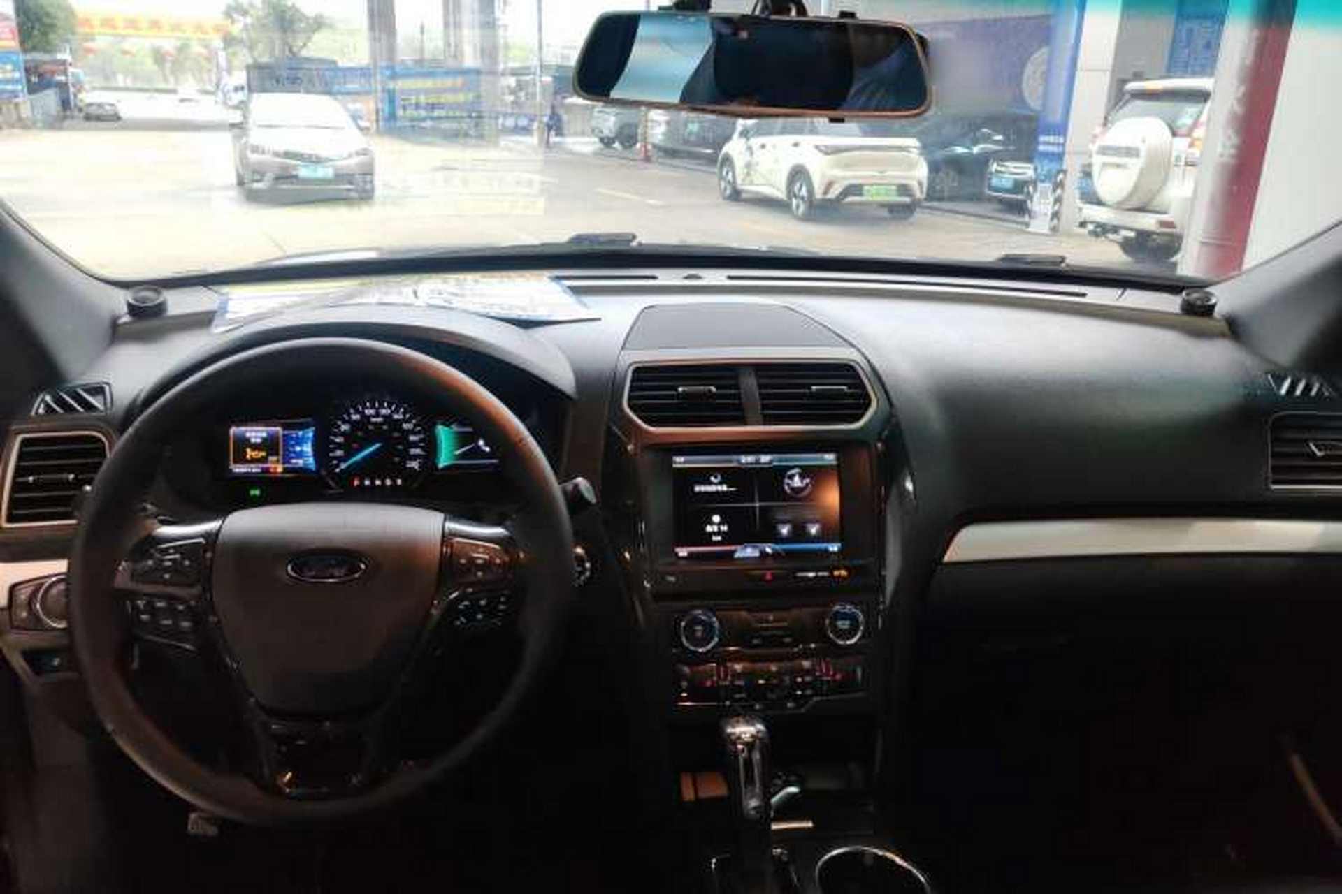Used Ford Explorer 2016 2.3T Fashion Edition Center Console
