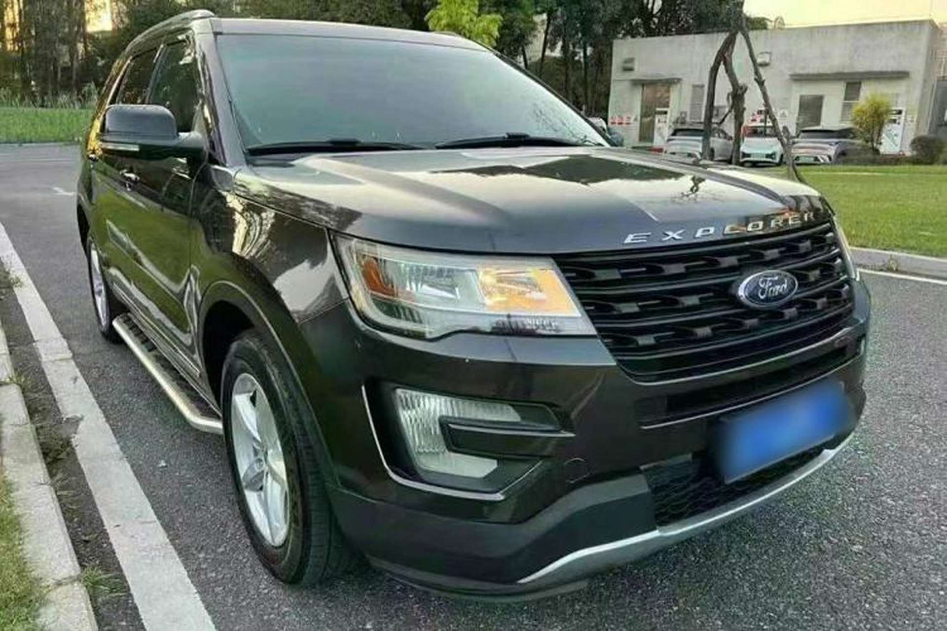 Used Ford Explorer 2016 2.3T Fashion Edition Front Right 45 Deg