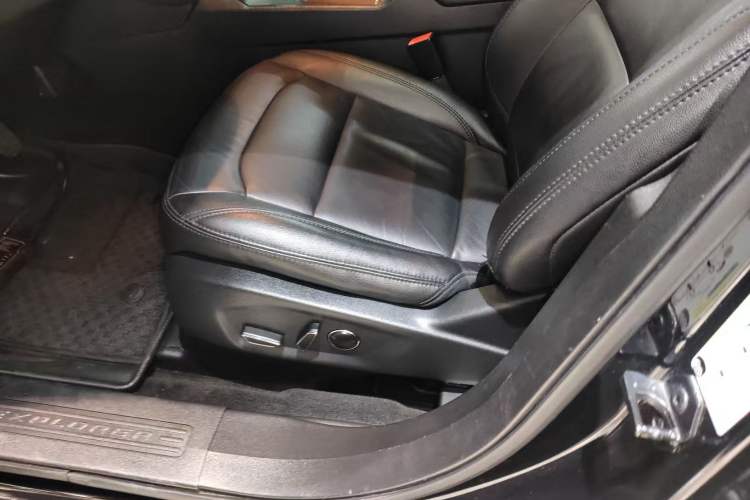 Used Ford Explorer 2016 2.3T Fashion Edition Left Front Seat