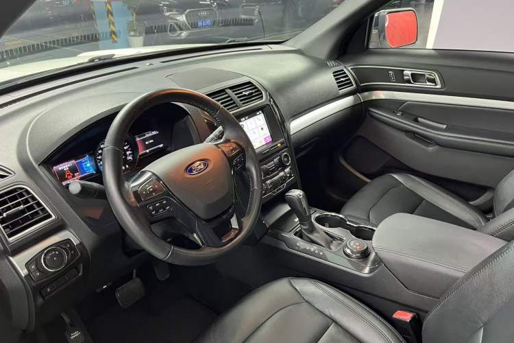 Used Ford Explorer 2017 2.3T Fashion Edition Interior 1