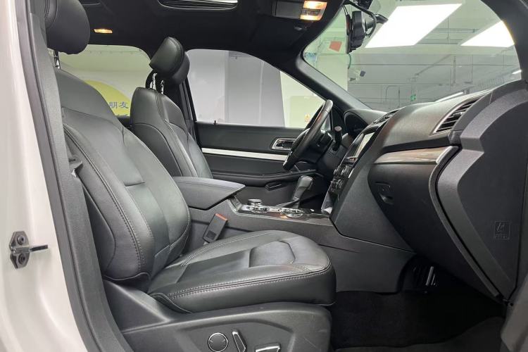 Used Ford Explorer 2017 2.3T Fashion Edition Interior 10