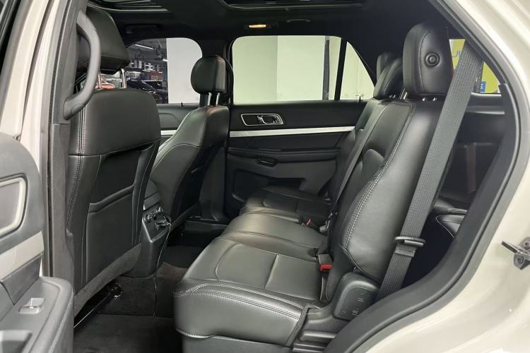 Used Ford Explorer 2017 2.3T Fashion Edition Interior 8