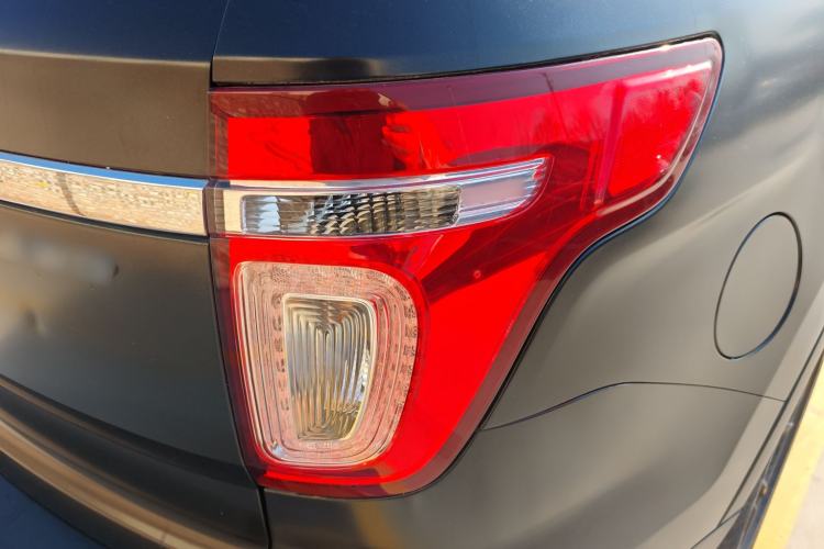 Used Ford Explorer 2011 3.5 Limited Exterior 4