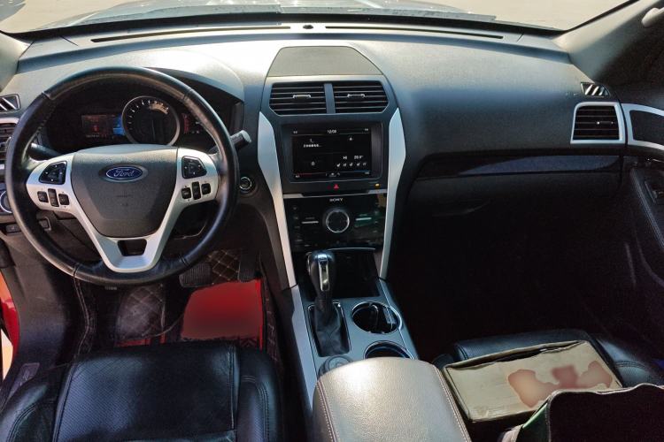 Used Ford Explorer 2011 3.5 Limited Interior 2