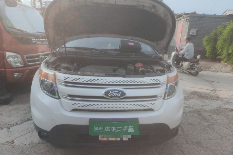 Used Ford Explorer 2011 3.5 Limited Engine Bay