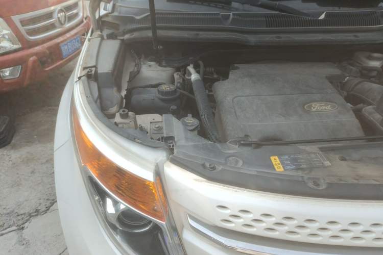 Used Ford Explorer 2011 3.5 Limited Engine Bay Right