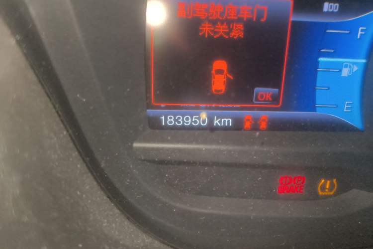 Used Ford Explorer 2011 3.5 Limited Odometer Close Up