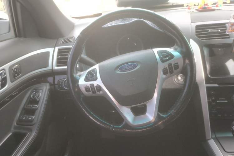 Used Ford Explorer 2011 3.5 Limited Steering Wheel