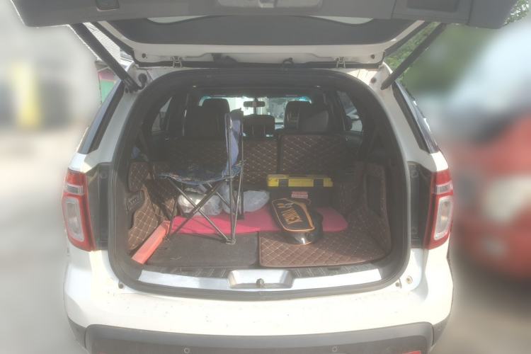 Used Ford Explorer 2011 3.5 Limited Trunk