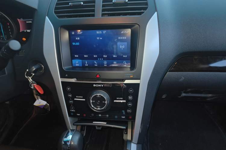 Used Ford Explorer 2013 3.5L Deluxe Model Audio And AC Panel