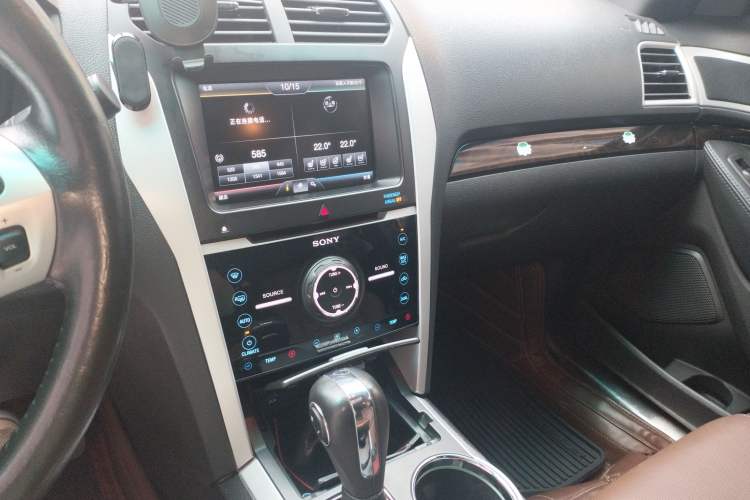 Used Ford Explorer 2013 3.5L Deluxe Model Audio And AC Panel
