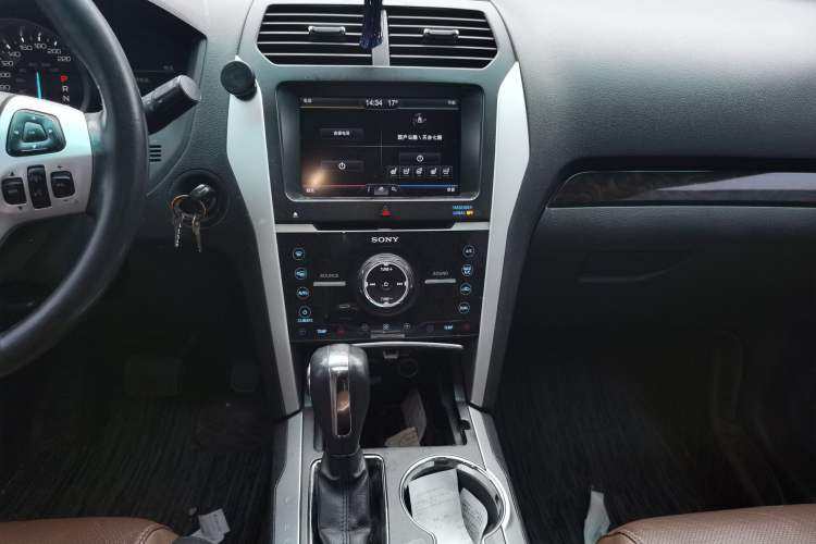 Used Ford Explorer 2013 3.5L Deluxe Model Audio And AC Panel