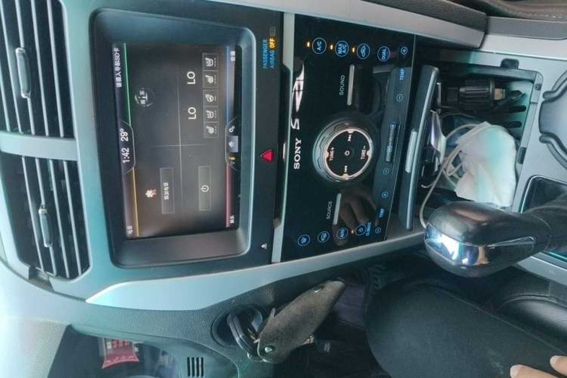 Used Ford Explorer 2013 3.5L Deluxe Model Audio And AC Panel