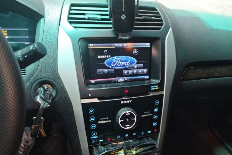 Used Ford Explorer 2013 3.5L Deluxe Model Audio And AC Panel