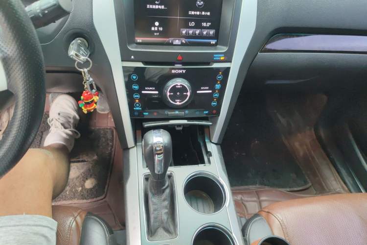 Used Ford Explorer 2013 3.5L Deluxe Model Audio And AC Panel