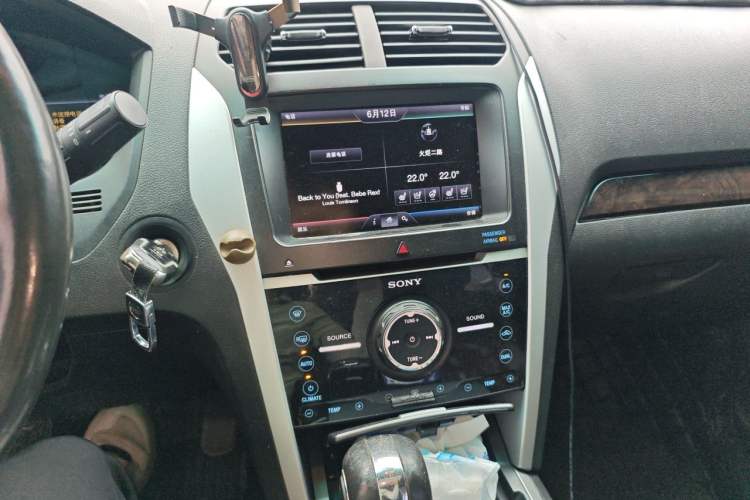Used Ford Explorer 2013 3.5L Deluxe Model Audio And AC Panel
