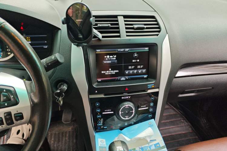Used Ford Explorer 2013 3.5L Deluxe Model Audio And AC Panel
