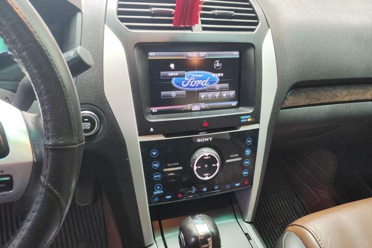 Used Ford Explorer 2013 3.5L Deluxe Model Audio And AC Panel