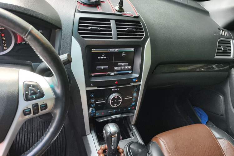 Used Ford Explorer 2013 3.5L Deluxe Model Audio And AC Panel