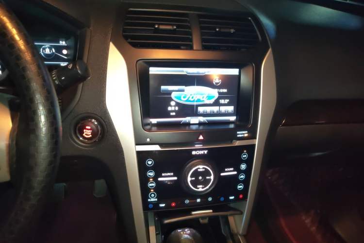 Used Ford Explorer 2013 3.5L Deluxe Model Audio And AC Panel
