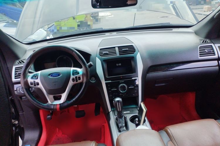 Used Ford Explorer 2013 3.5L Deluxe Model Center Console